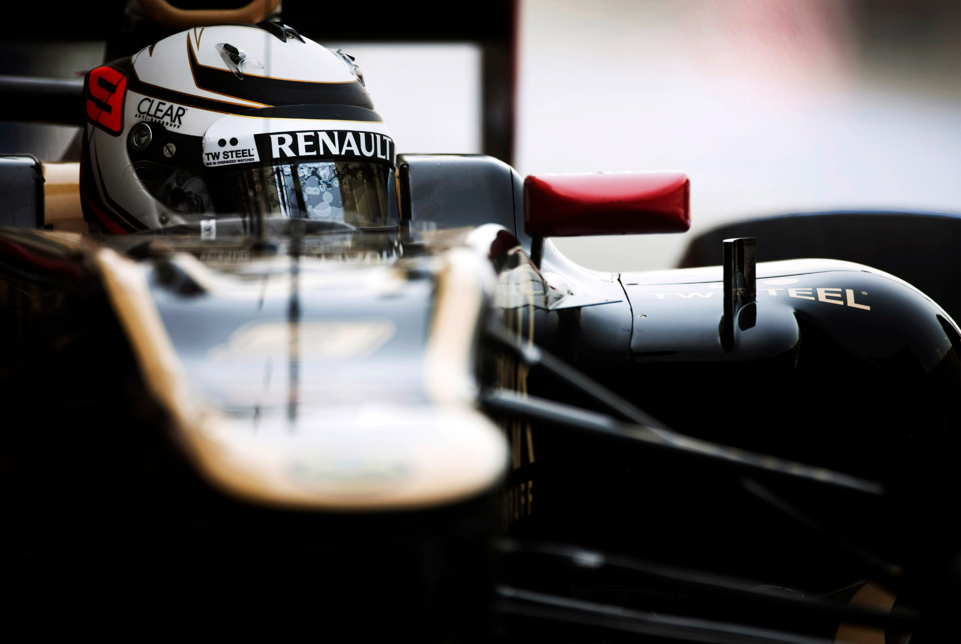 Kimi Raikkonen in the Lotus cockpit, Bahrain 2012
